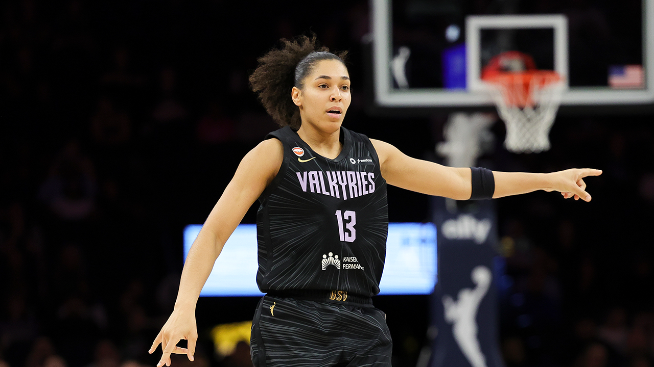 Janelle Salaün Records 17 Points vs. Minnesota Lynx - 6/4/26